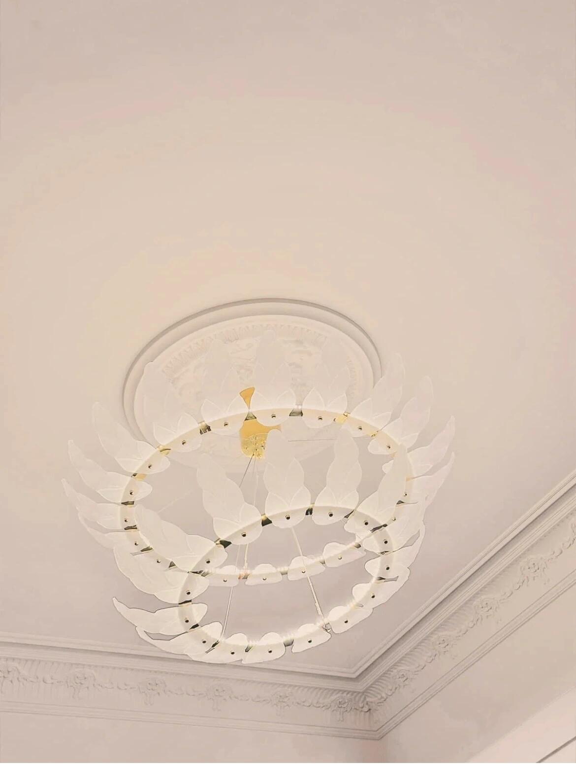 柔光與花瓣燈飾